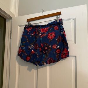 LOFT Linen blend floral shorts